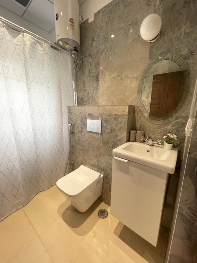 Bridge Service Apartment *